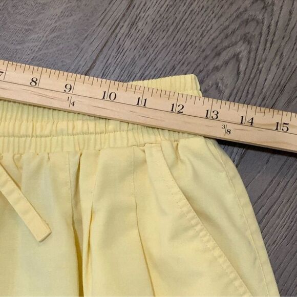 Croft & Barrow & Karen Scott Floral Yellow Top,
Elastic Waist Pull On Shorts M/8 - Picture 14 of 15